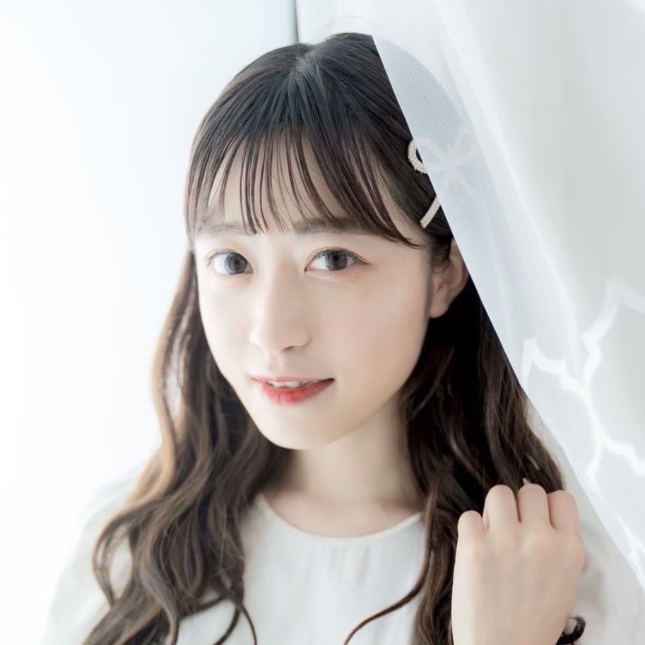 長岐詩織